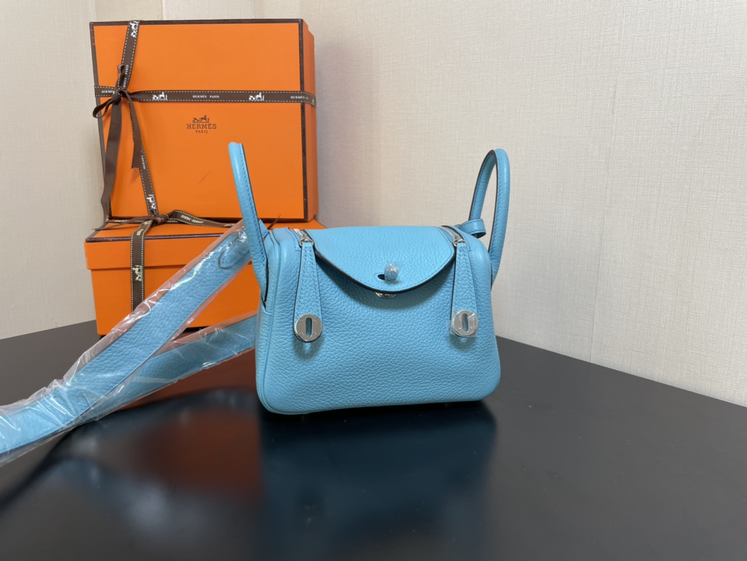 [TOP] HERMES Mini Lindy Taurillon Clemence Leather 19 CM - Bleu Du Nord & GHW/SHW