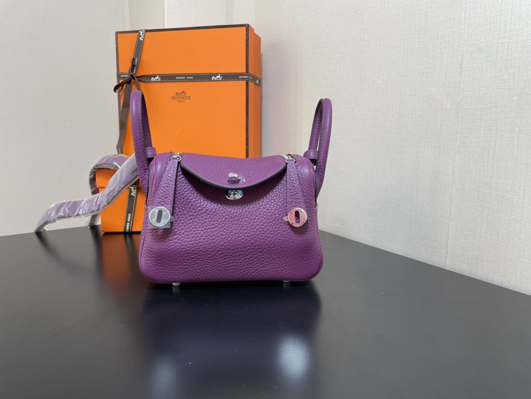 [TOP] HERMES Mini Lindy Taurillon Clemence Leather 19 CM - Anemone & GHW/SHW