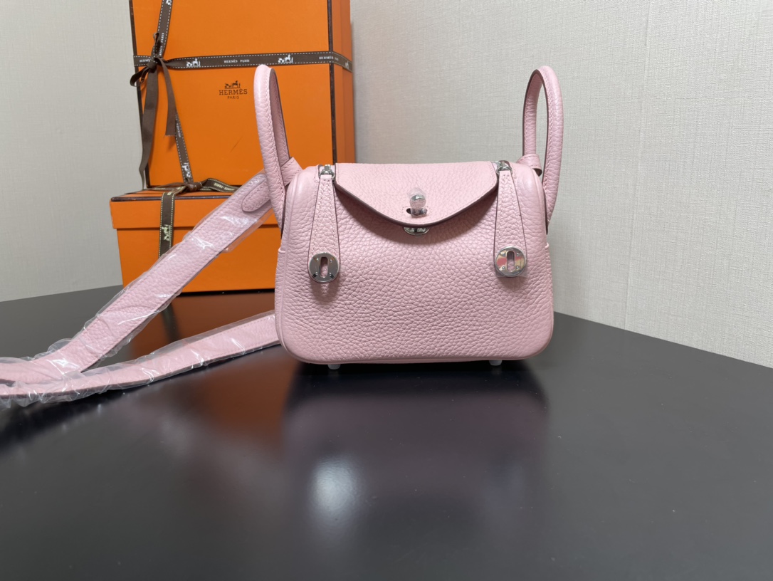 [TOP] HERMES Mini Lindy Taurillon Clemence Leather 19 CM - Rose Sakura& GHW/SHW