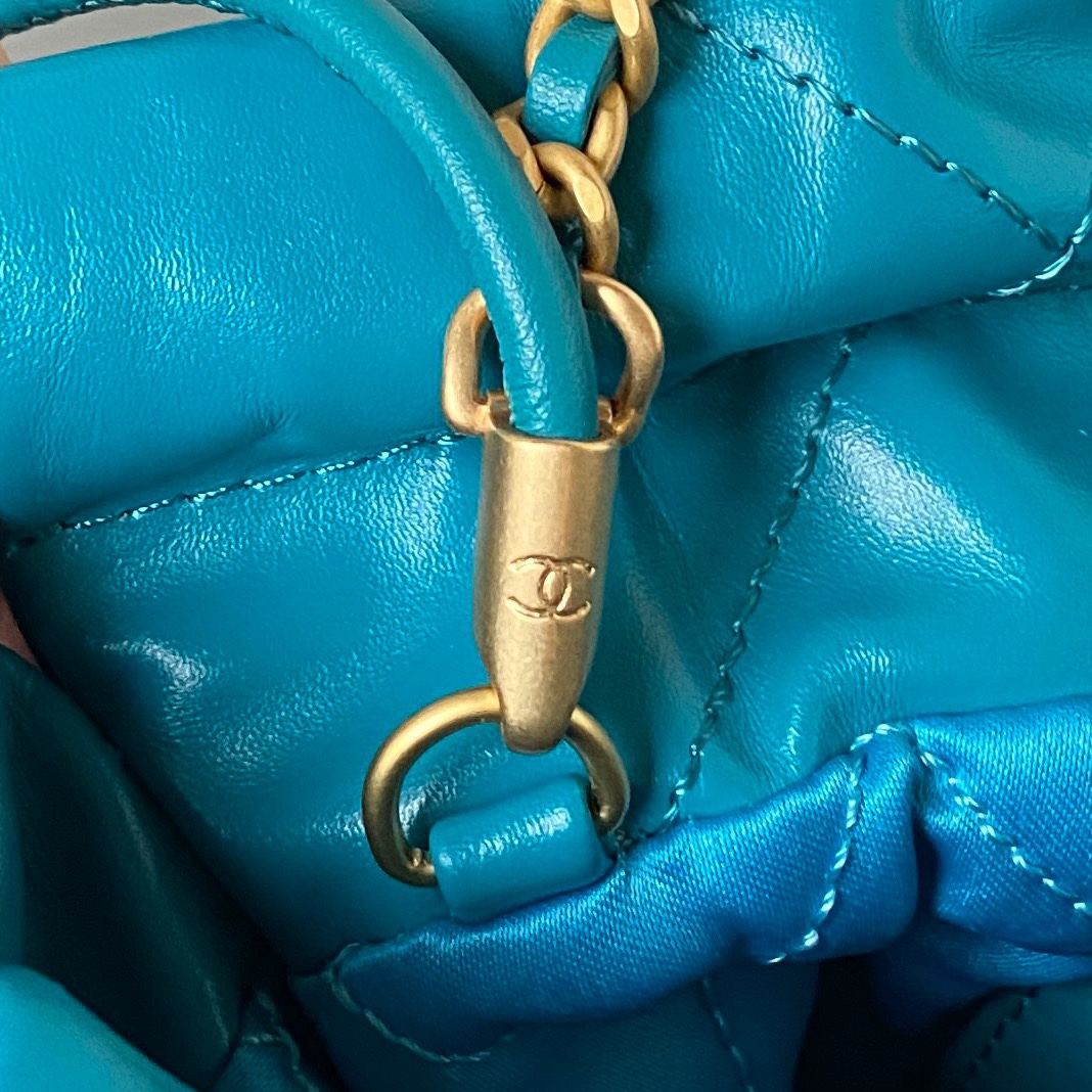 [TOP] CHANEL 22 Bag mini 19x20x6cm - Blue&GHW