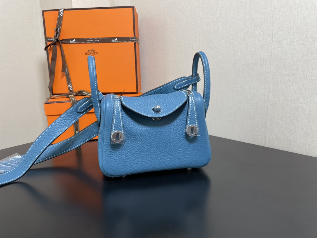 [TOP] HERMES Mini Lindy Taurillon Clemence Leather 19 CM - Bleu Jean & GHW/SHW