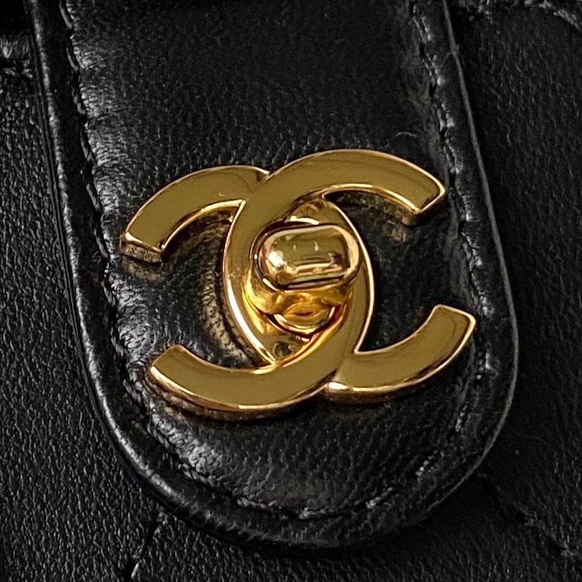 [TOP] CHANEL Vanity Case Bag 9.5x10.5x7cm - Black