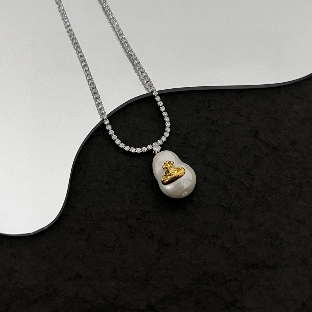 [TOP] Vivienne Westwood  Saturn Necklace