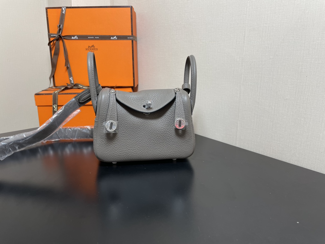 [TOP] HERMES Mini Lindy Taurillon Clemence Leather 19 CM - Etain & GHW/SHW