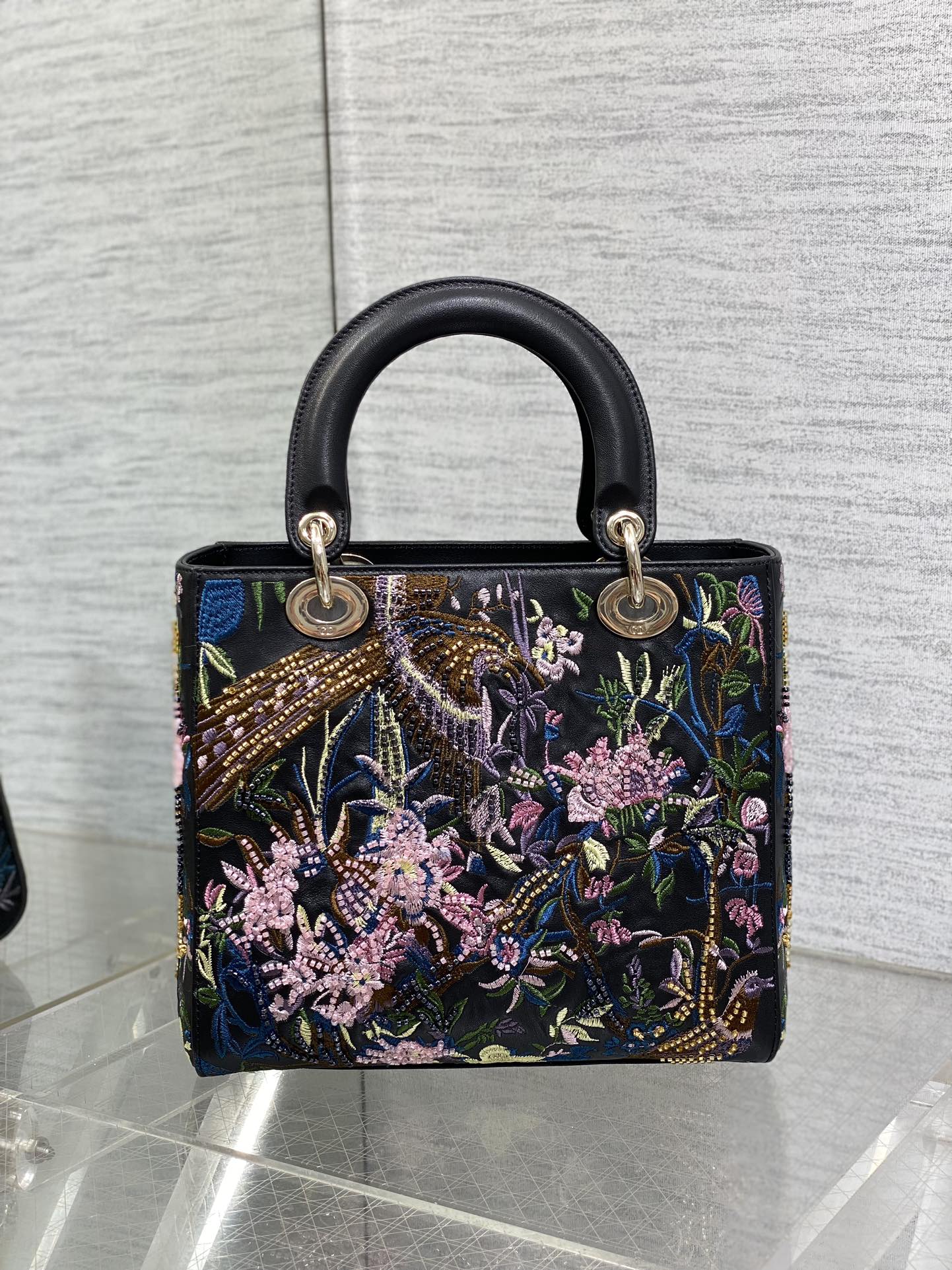 [TOP] Christian Dior Medium Lady Dior Bag 24x20x11cm Embroidered Flowers Beads