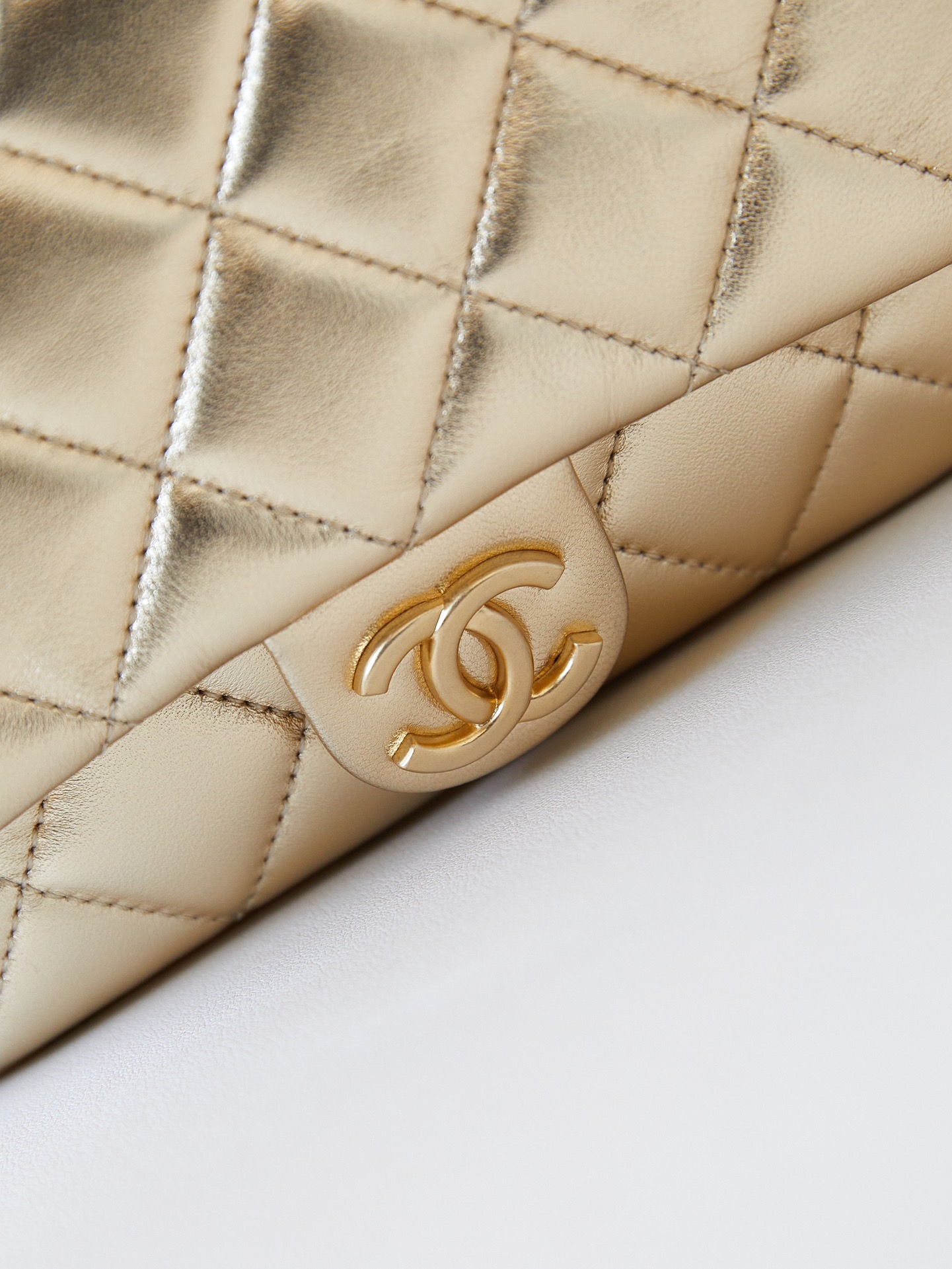 [TOP] CHANEL Backpack 19x20x5.5cm - 2 Color