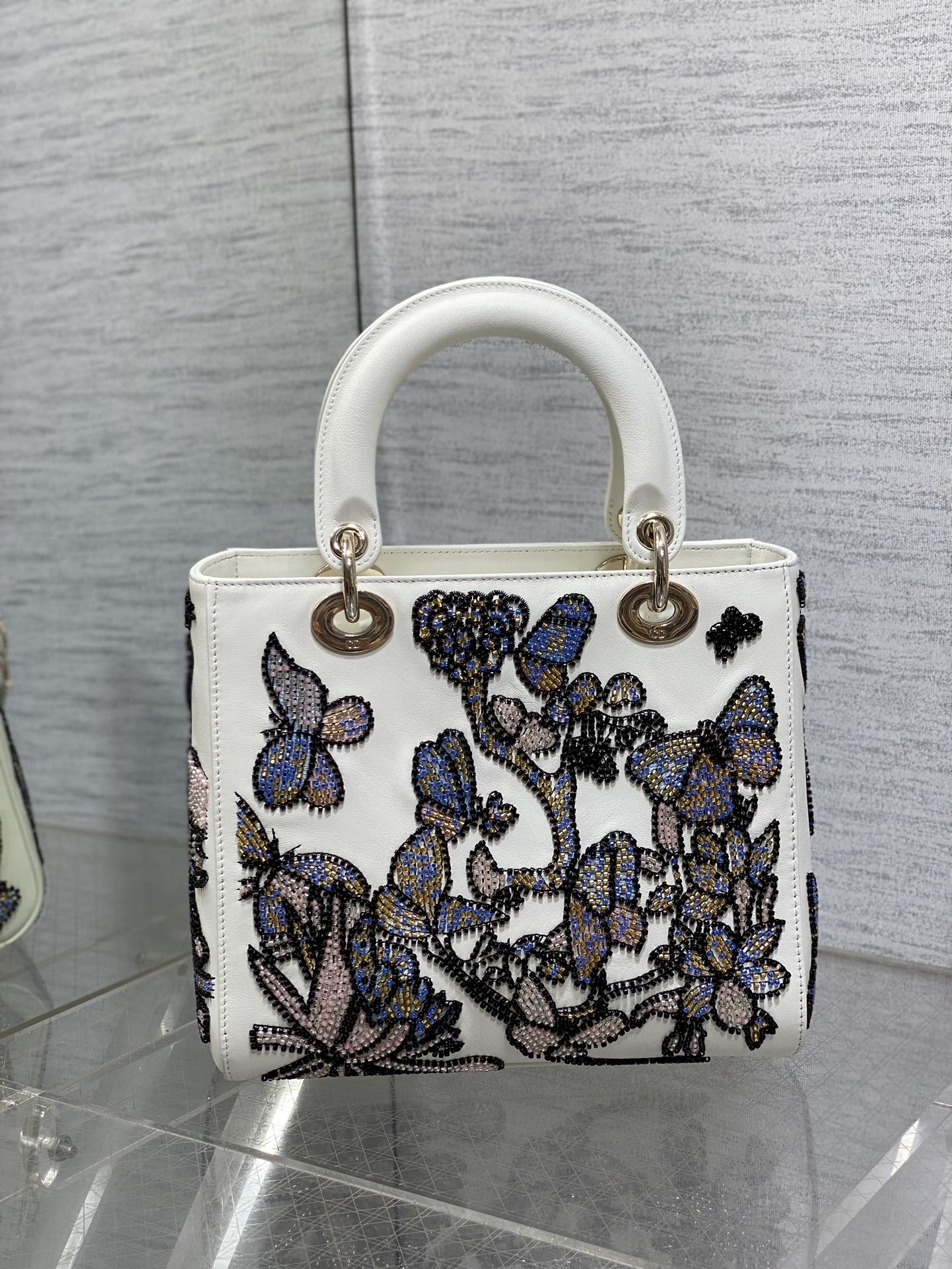 [TOP] Christian Dior Medium Lady Dior Bag 24x20x11cm Embroidered Butterflies Beads