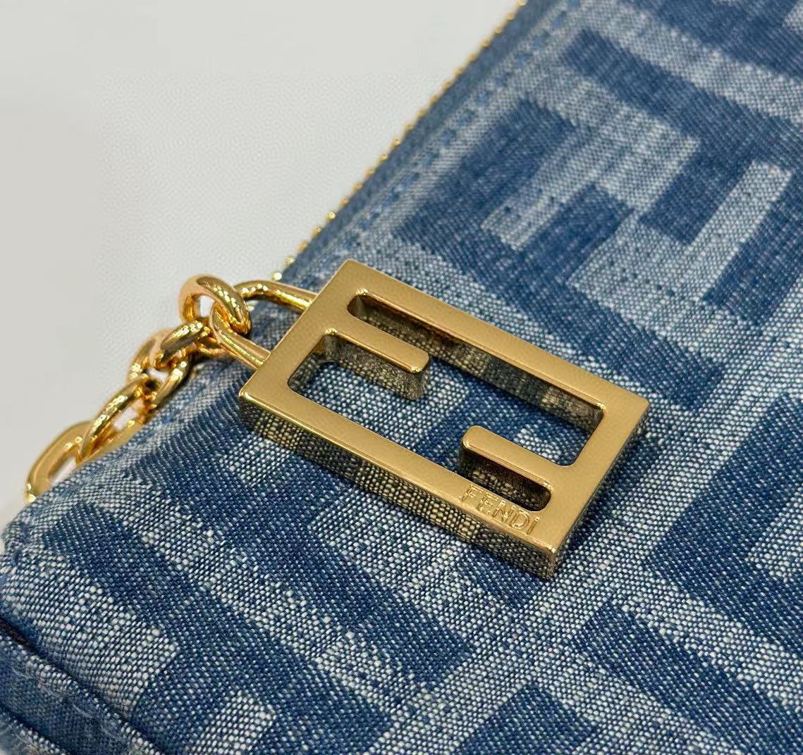 [TOP] FENDI Baguette Pouch Bag 20x3x12cm - Blue