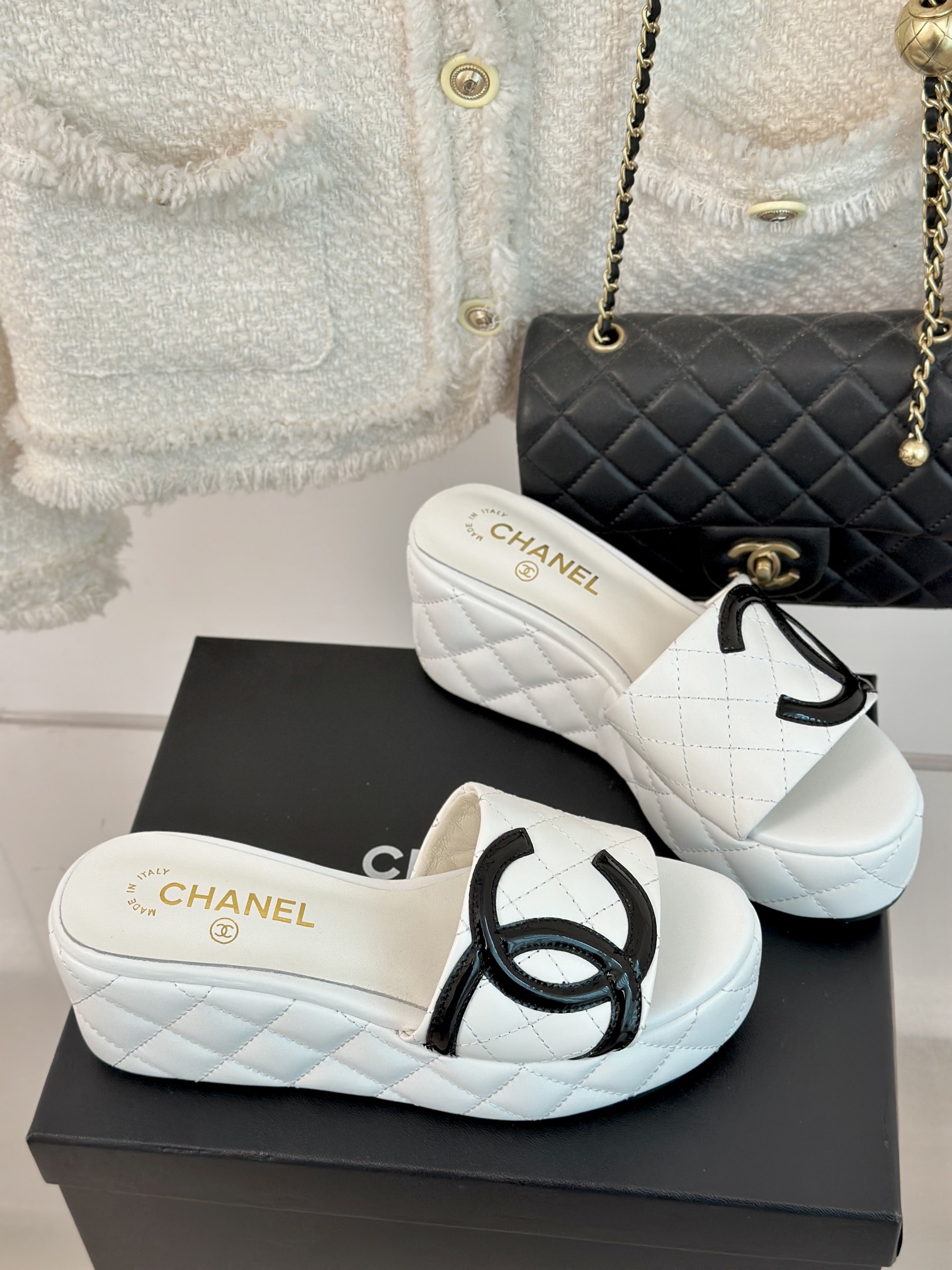 [TOP] CHANEL CC Thick Sole Slides - 4 Color