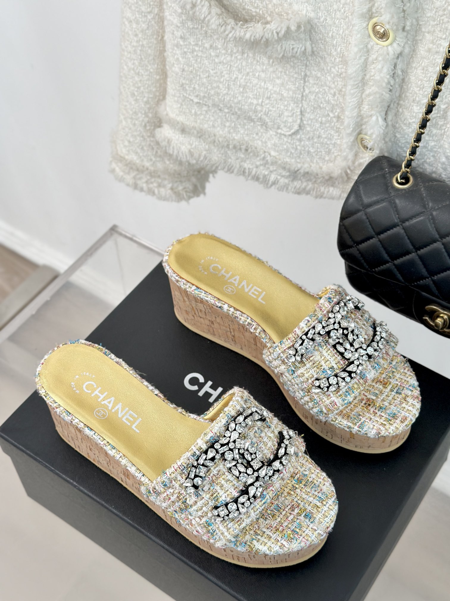 [TOP] CHANEL CC Thick Sole Slides - 8 Color