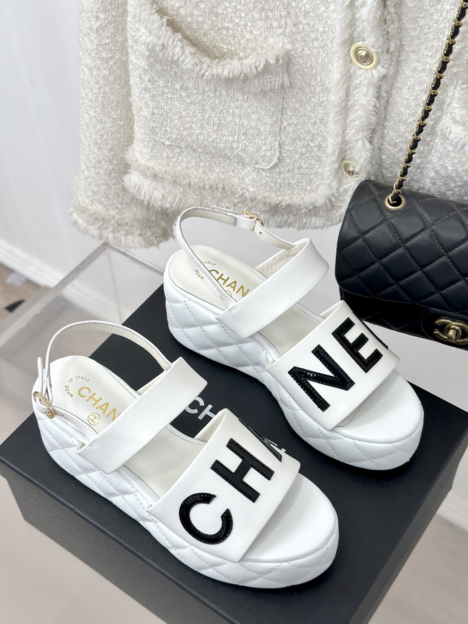 [TOP] CHANEL CC Thick Sole Pumps - 4 Color