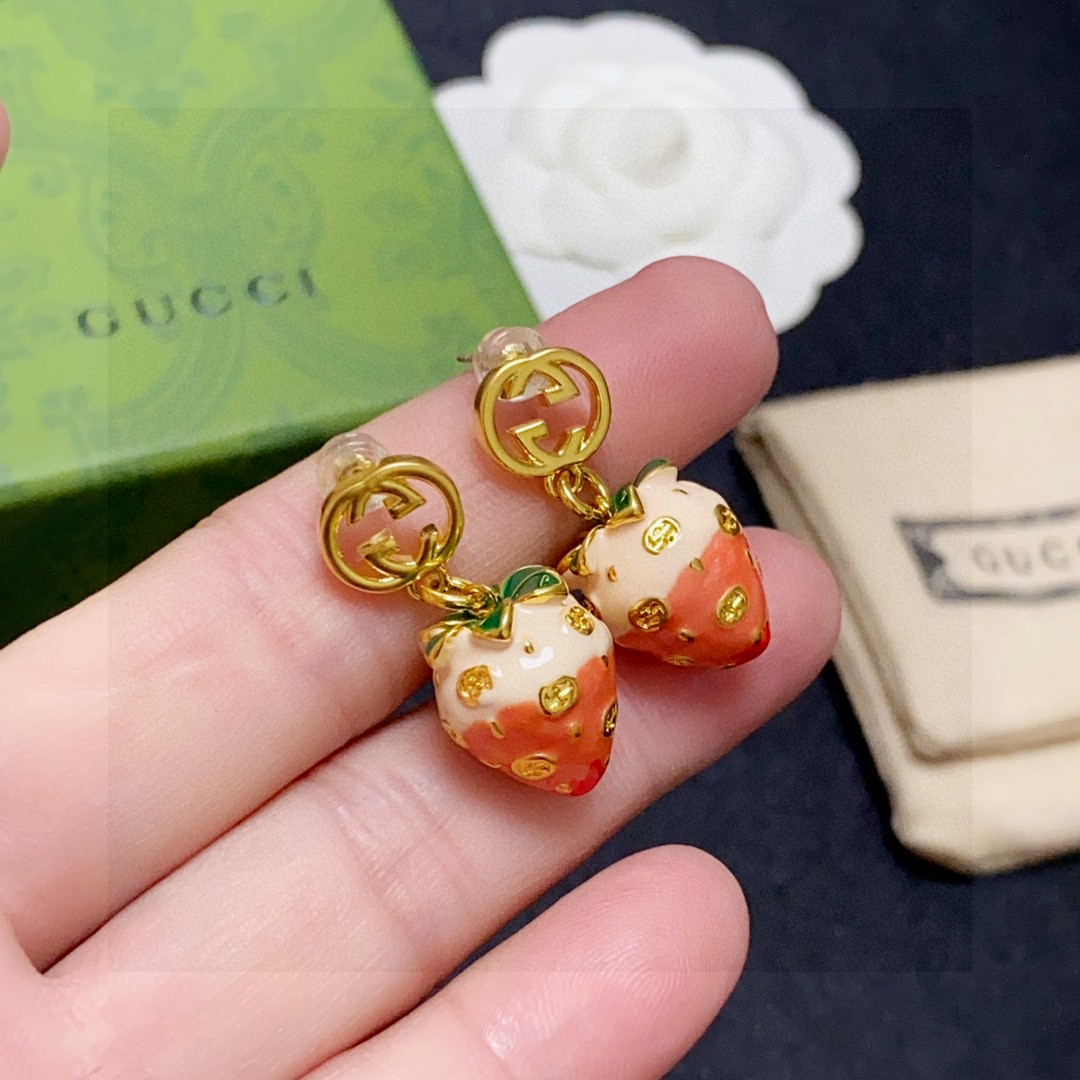 [TOP] GUCCI Strawberry Pendant Earrings