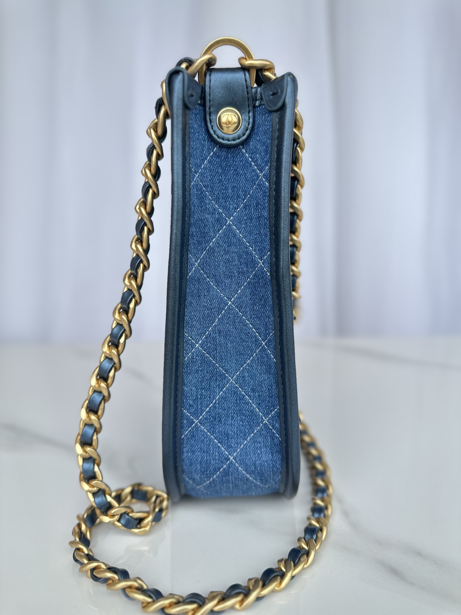 [TOP] CHANEL Hobo Bag 24x22.5x7.5cm - Denim