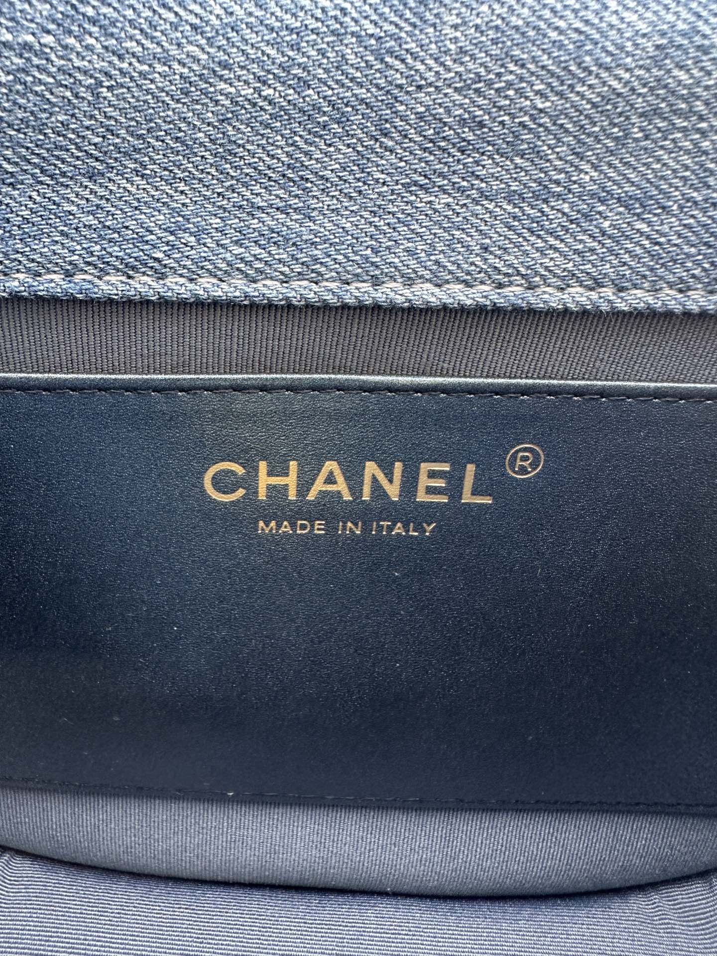 [TOP] CHANEL Small Messenger Bag 20x16x7.5cm - Denim
