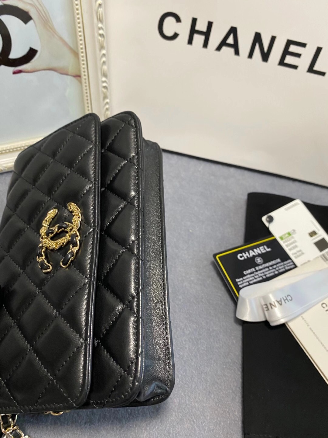 [TOP] CHANEL WOC Lambskin Bag 19cm - Black