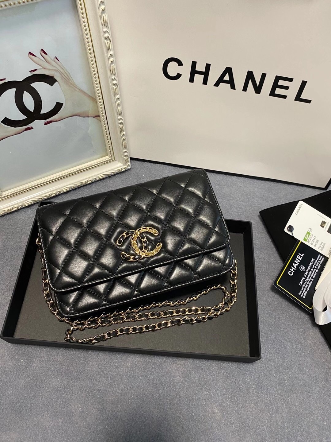 [TOP] CHANEL WOC Lambskin Bag 19cm - Black