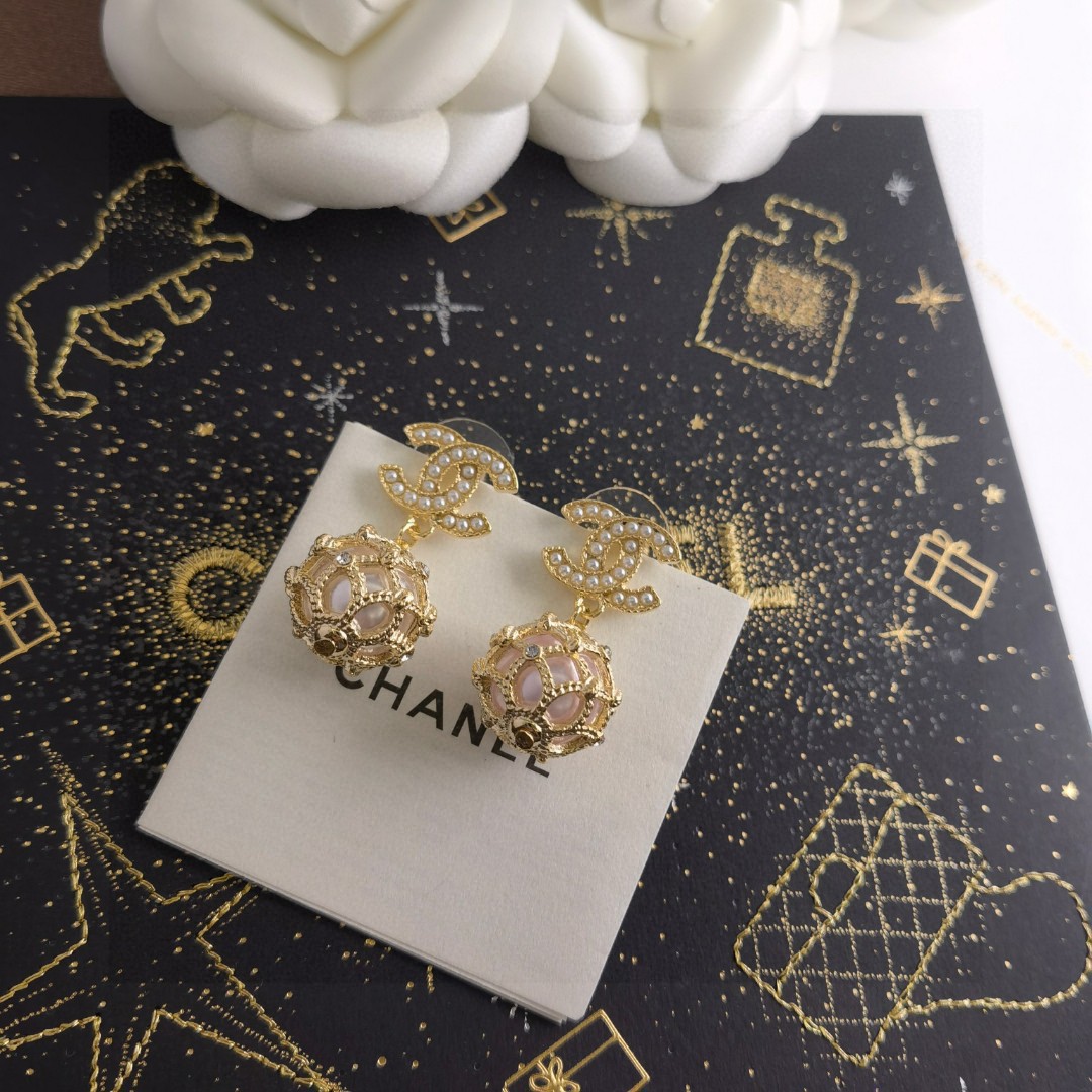 [TOP] CHANEL Woven Mesh Pearl CC  Earrings