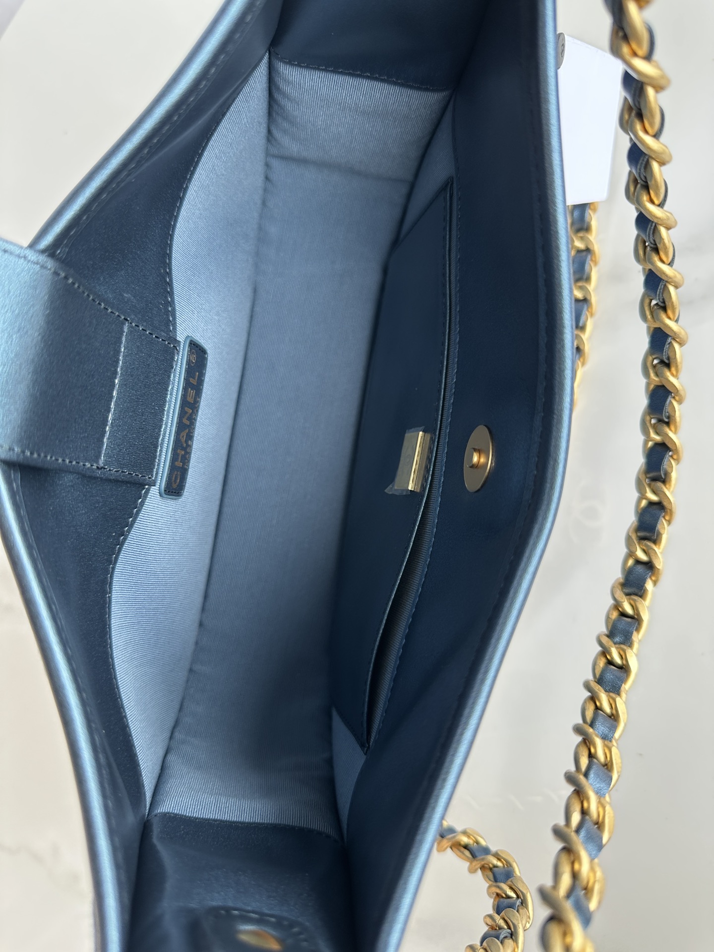 [TOP] CHANEL Hobo Bag 25x20x7.5cm - Denim