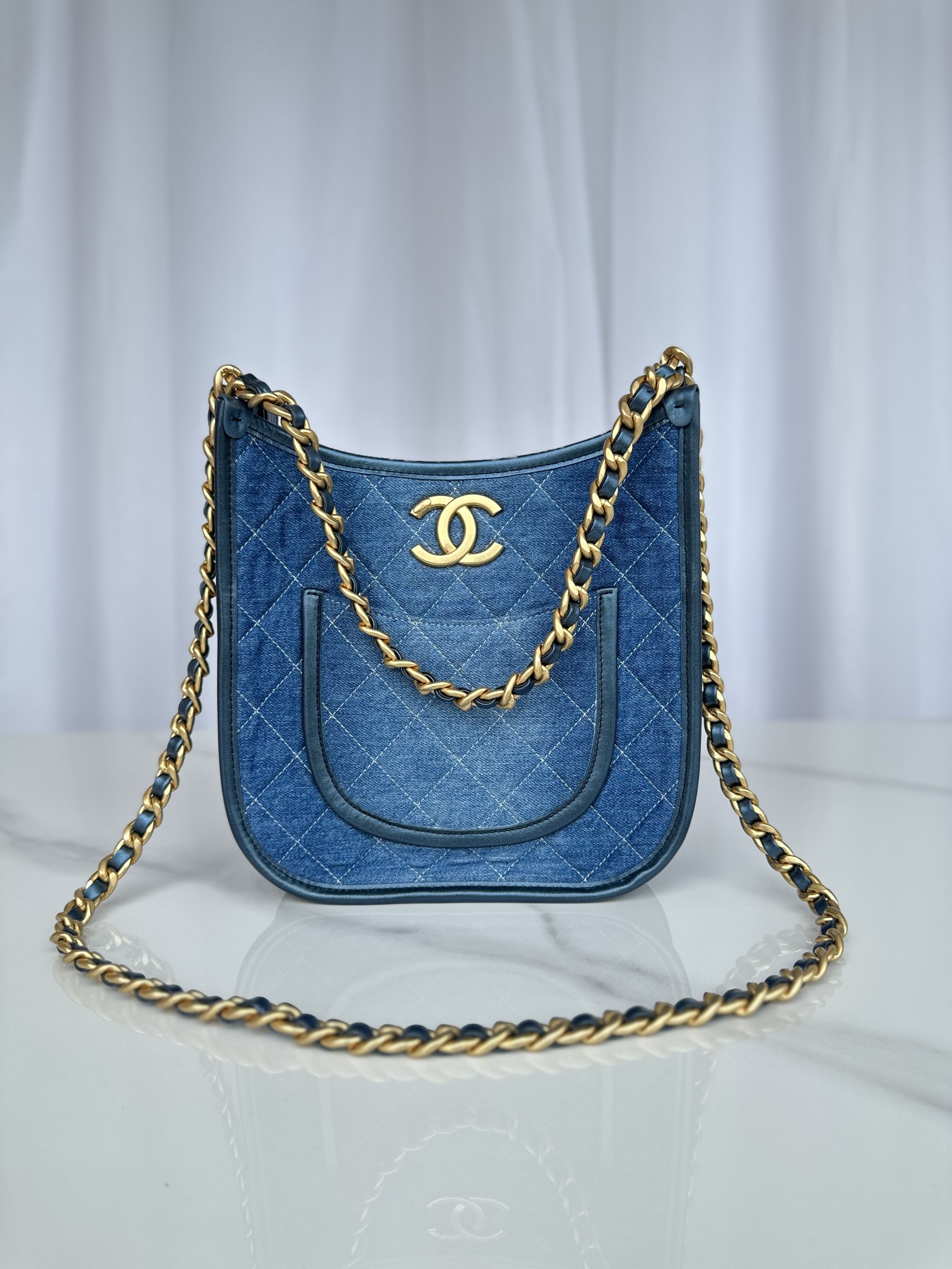 [TOP] CHANEL Hobo Bag 24x22.5x7.5cm - Denim