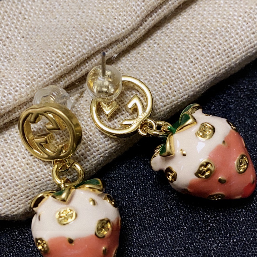 [TOP] GUCCI Strawberry Pendant Earrings