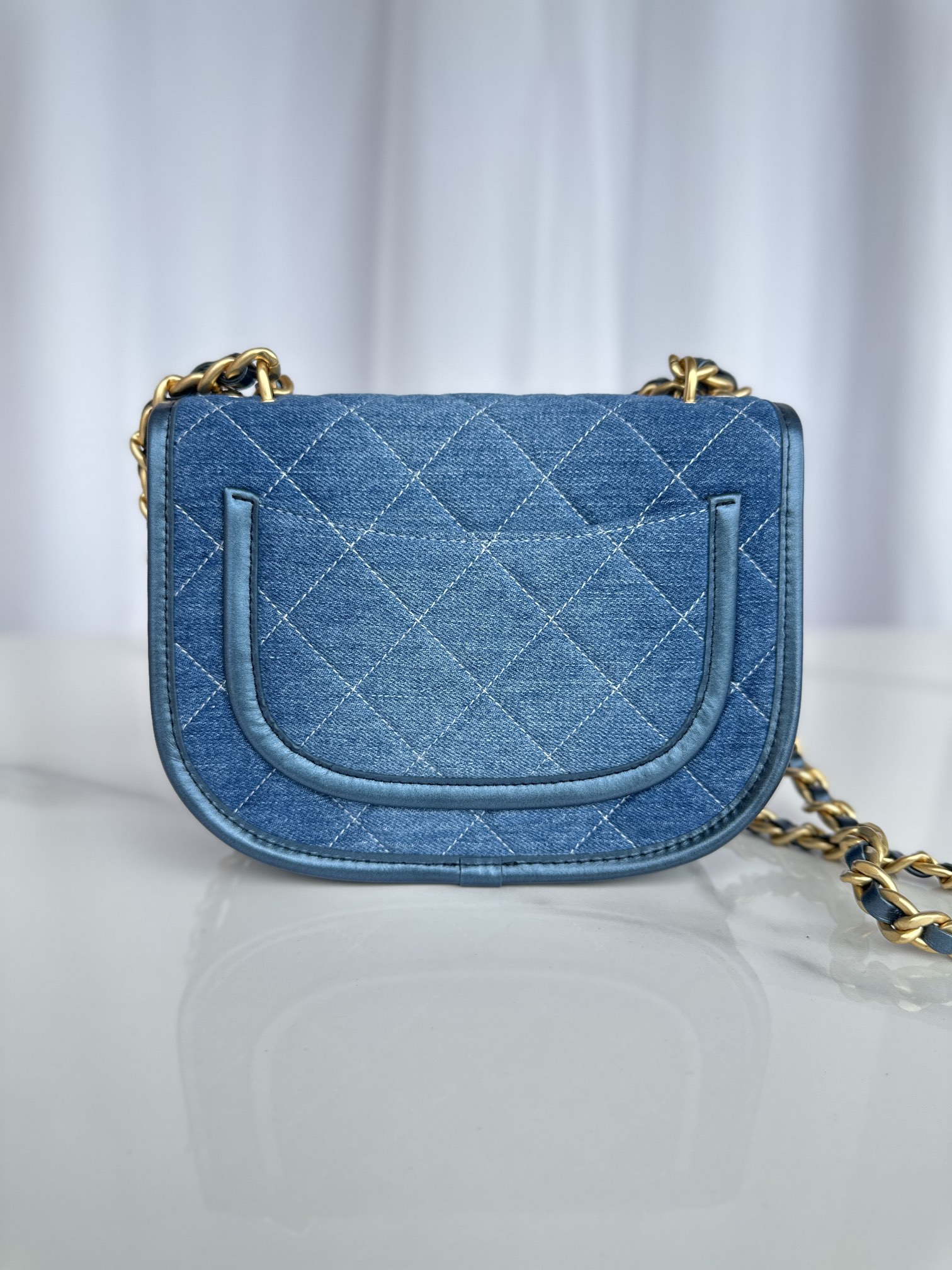 [TOP] CHANEL Small Messenger Bag 20x16x7.5cm - Denim