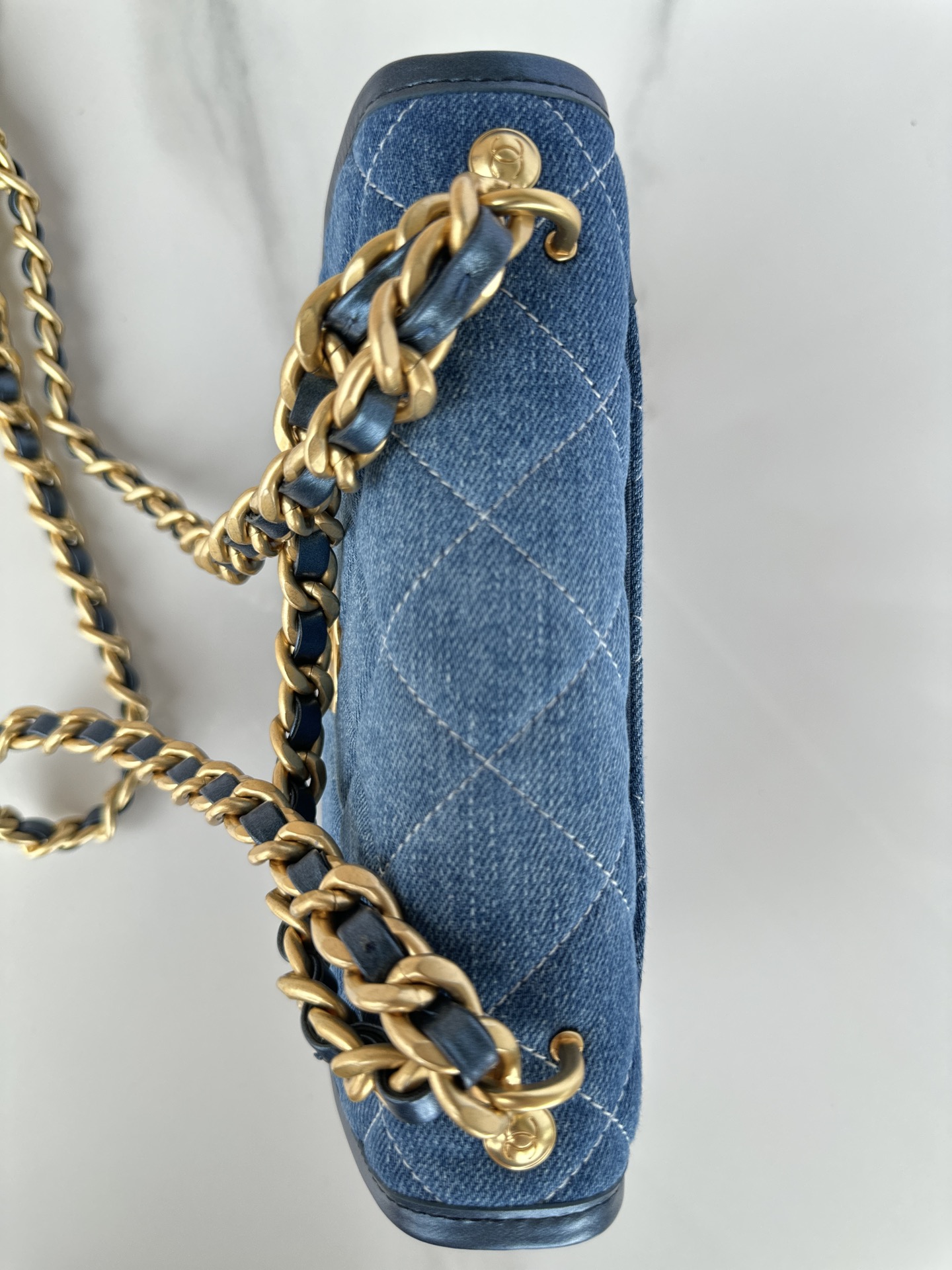 [TOP] CHANEL Small Messenger Bag 20x16x7.5cm - Denim