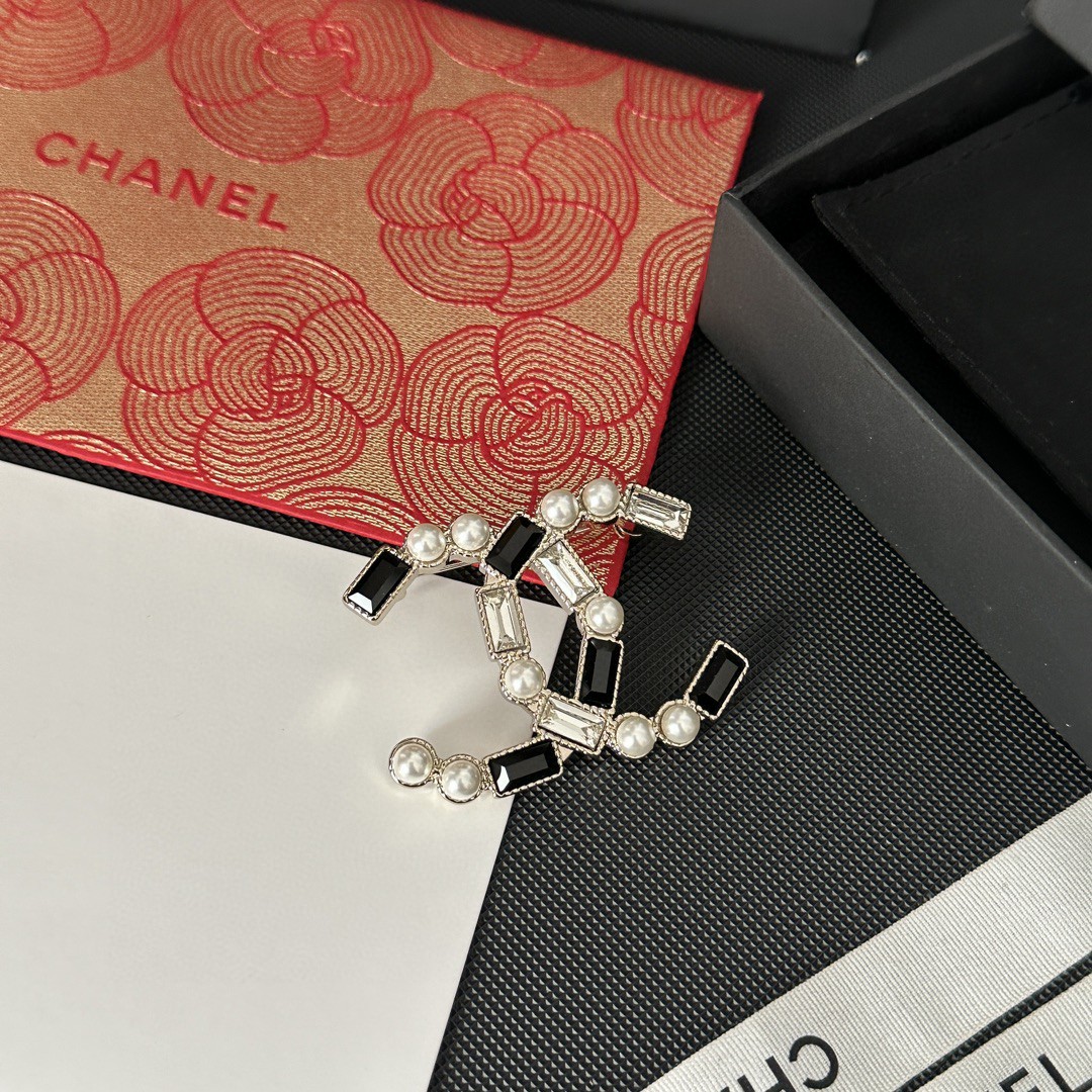[TOP] CHANEL Pearl Brooch