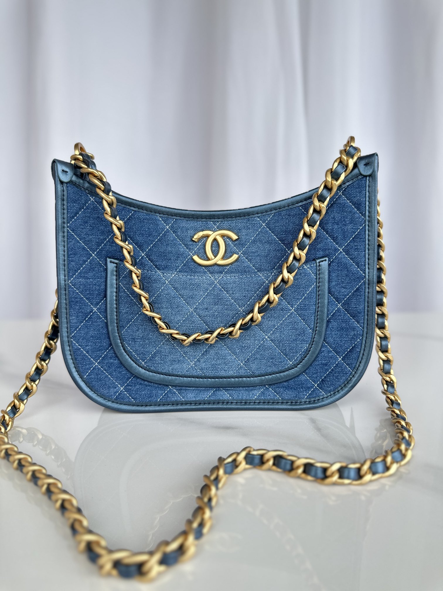 [TOP] CHANEL Hobo Bag 25x20x7.5cm - Denim