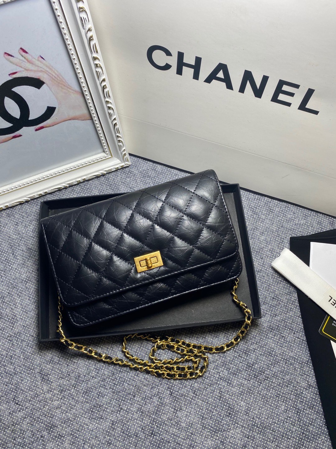 [TOP] CHANEL WOC Cowhide Bag 19cm - Black