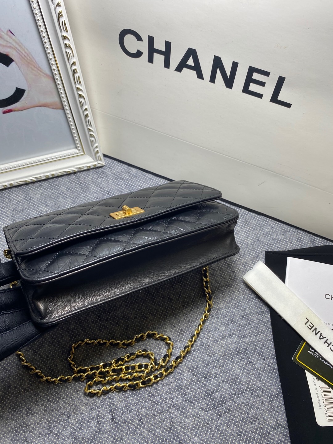 [TOP] CHANEL WOC Cowhide Bag 19cm - Black