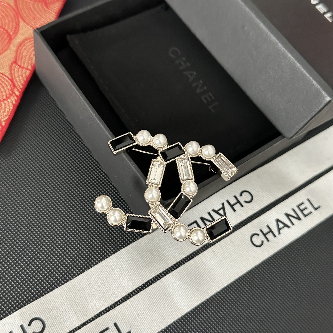 [TOP] CHANEL Pearl Brooch