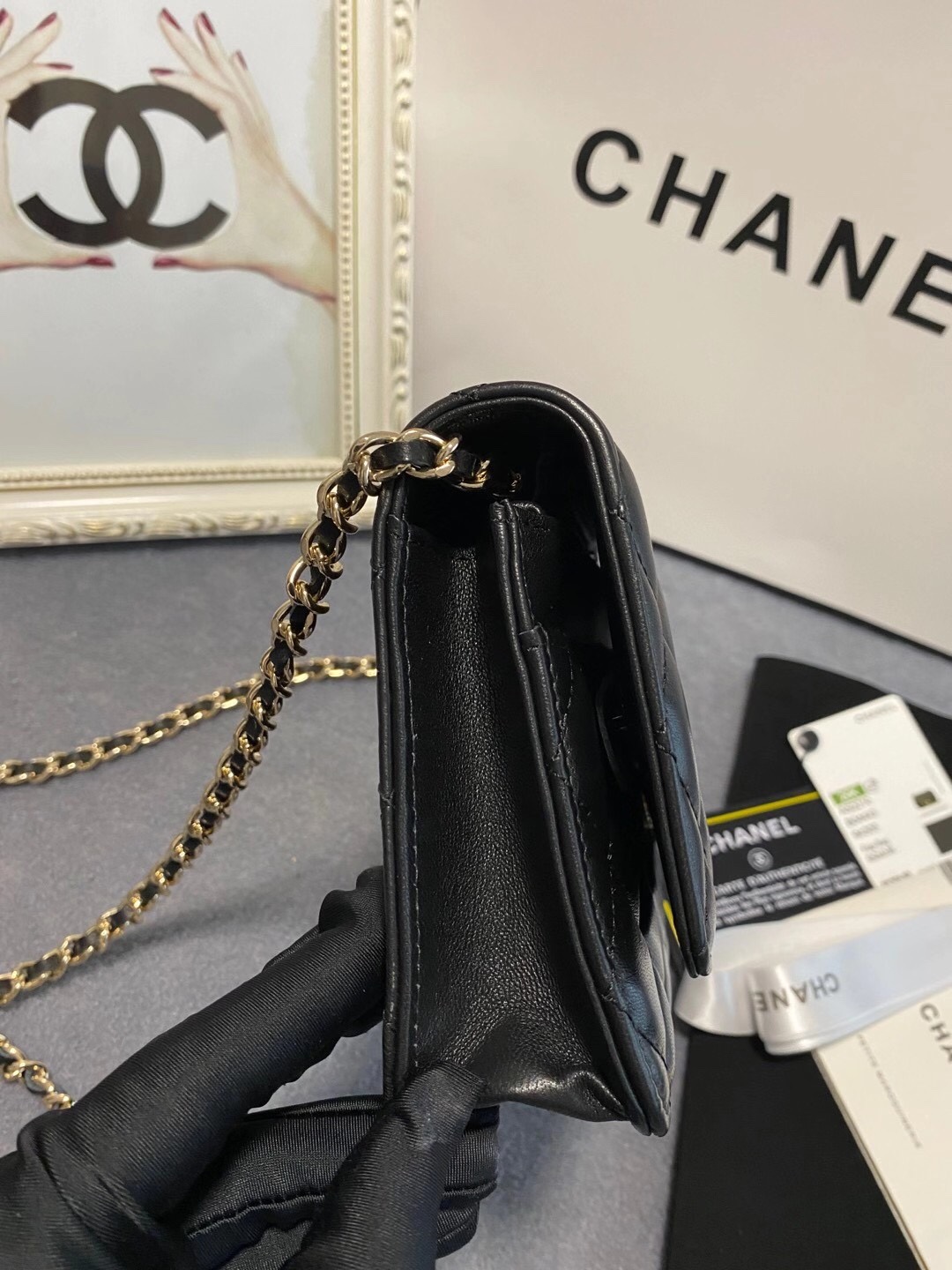[TOP] CHANEL WOC Lambskin Bag 19cm - Black