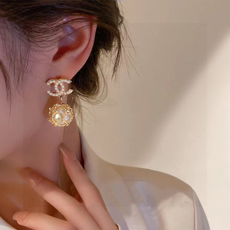 [TOP] CHANEL Woven Mesh Pearl CC  Earrings