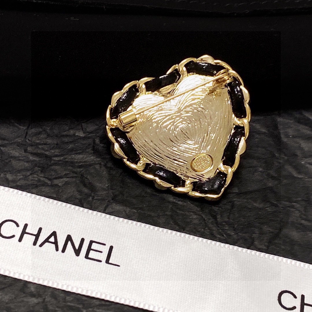 [TOP] CHANEL Heart Brooch-Red