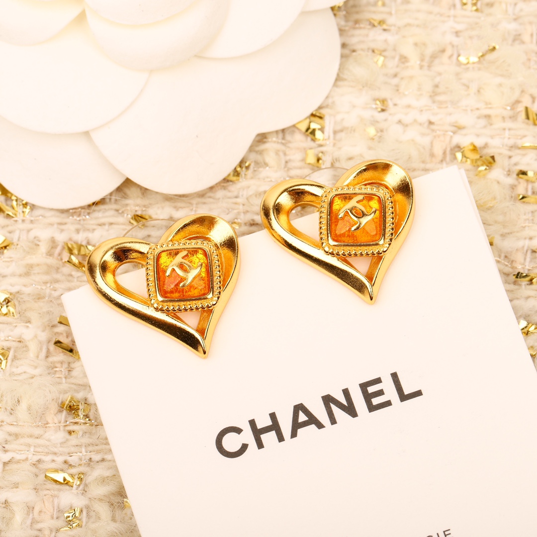 [TOP] CHANEL Heart Earrings