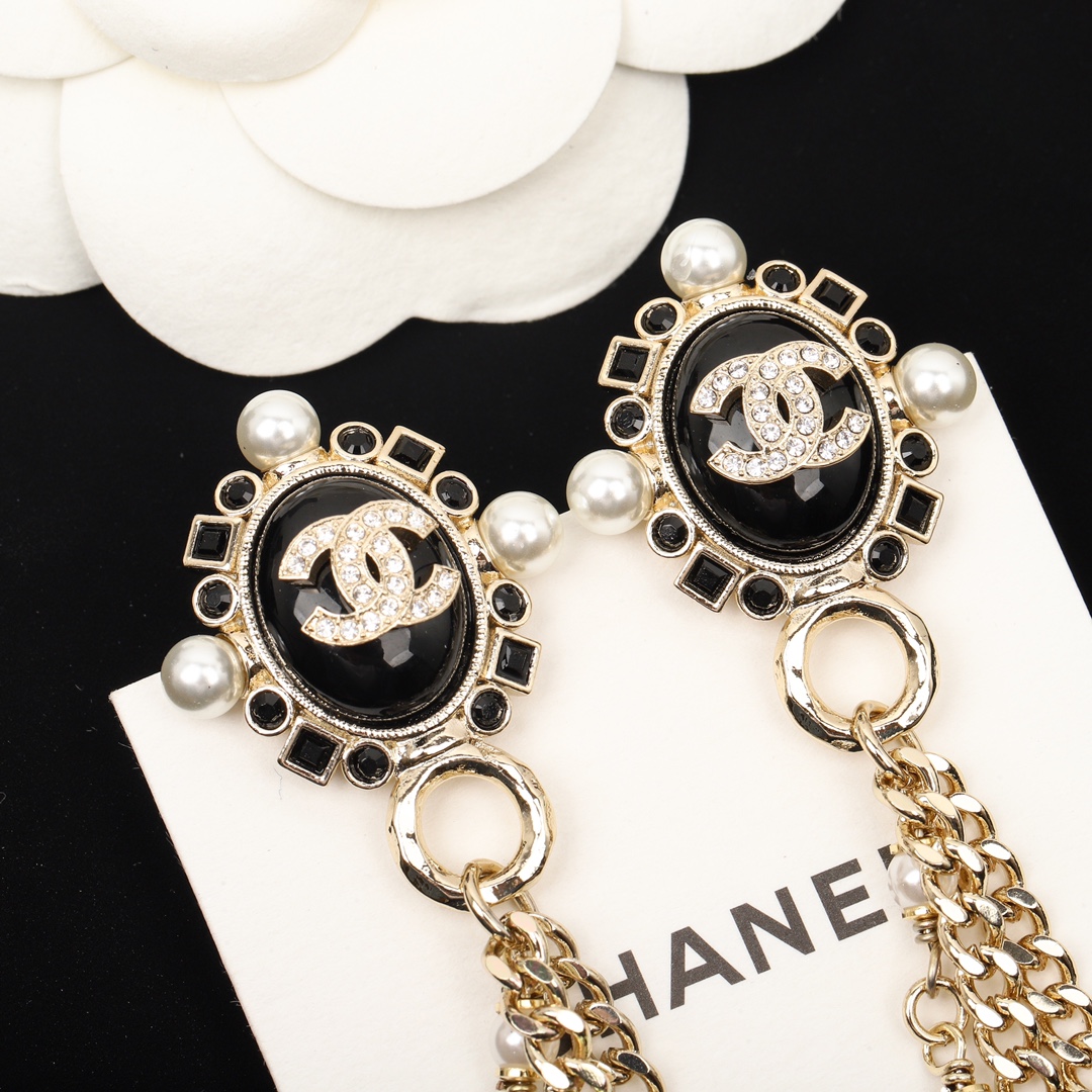 [TOP] CHANEL Black Oval Pearl Tassel Earrings