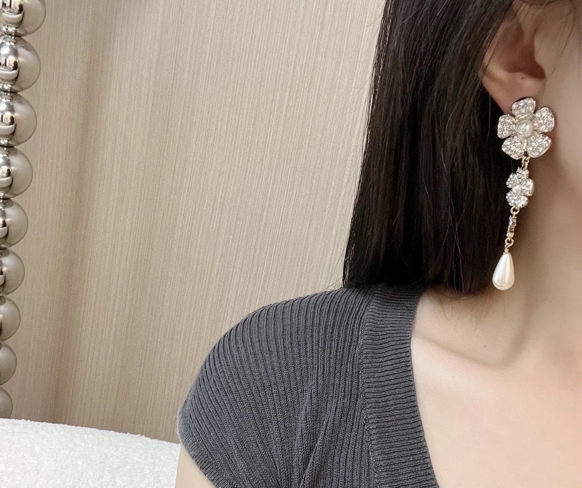 [TOP] CHANEL Flower Earrings