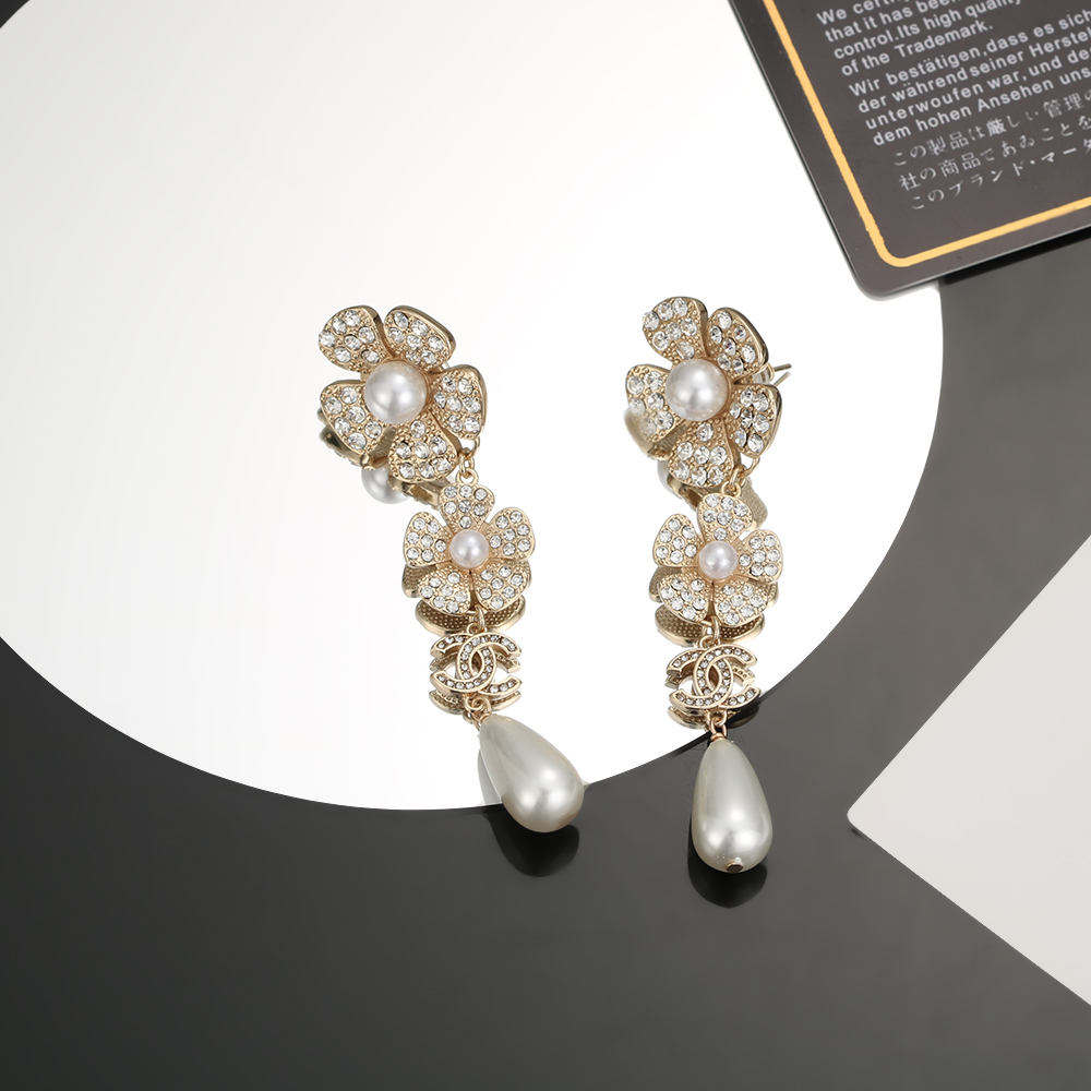 [TOP] CHANEL Flower Earrings