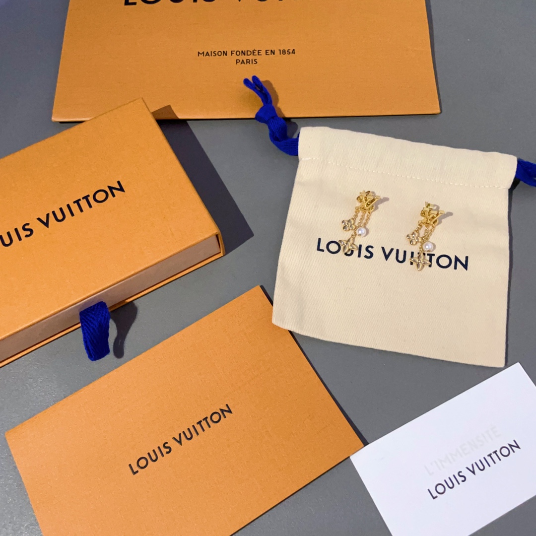 [TOP] Louis Vuitton LV Tassel Earrings