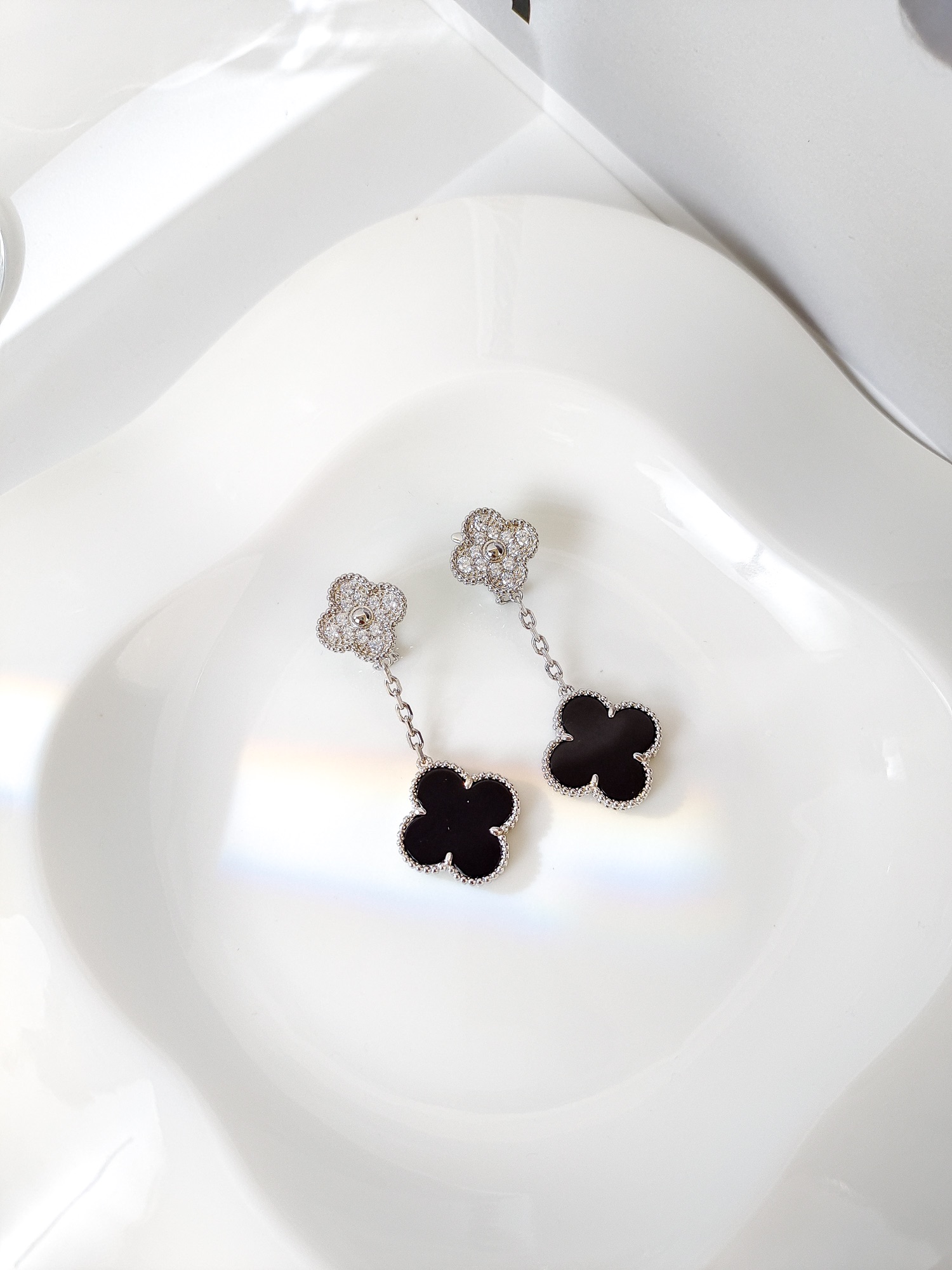 [TOP] Van Cleef & Arpels Earrings-Black