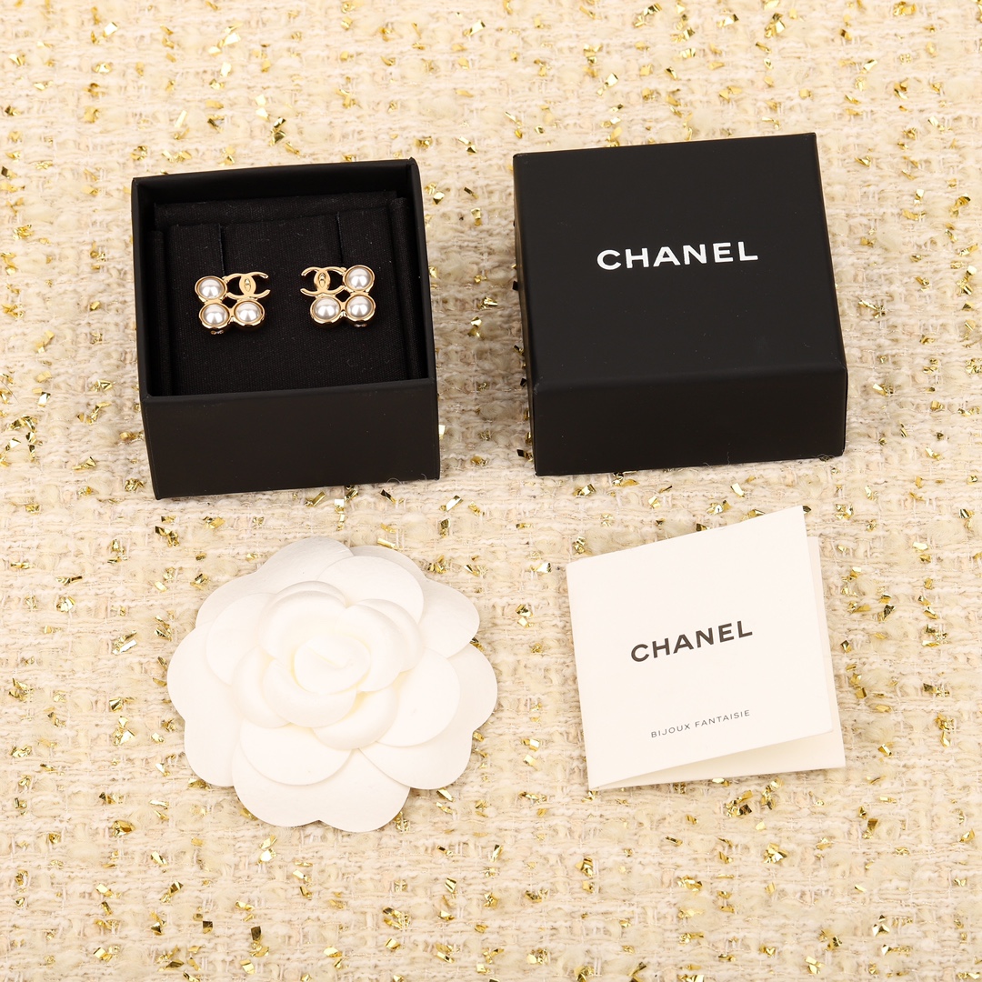 [TOP] CHANEL CC Pearl Earrings