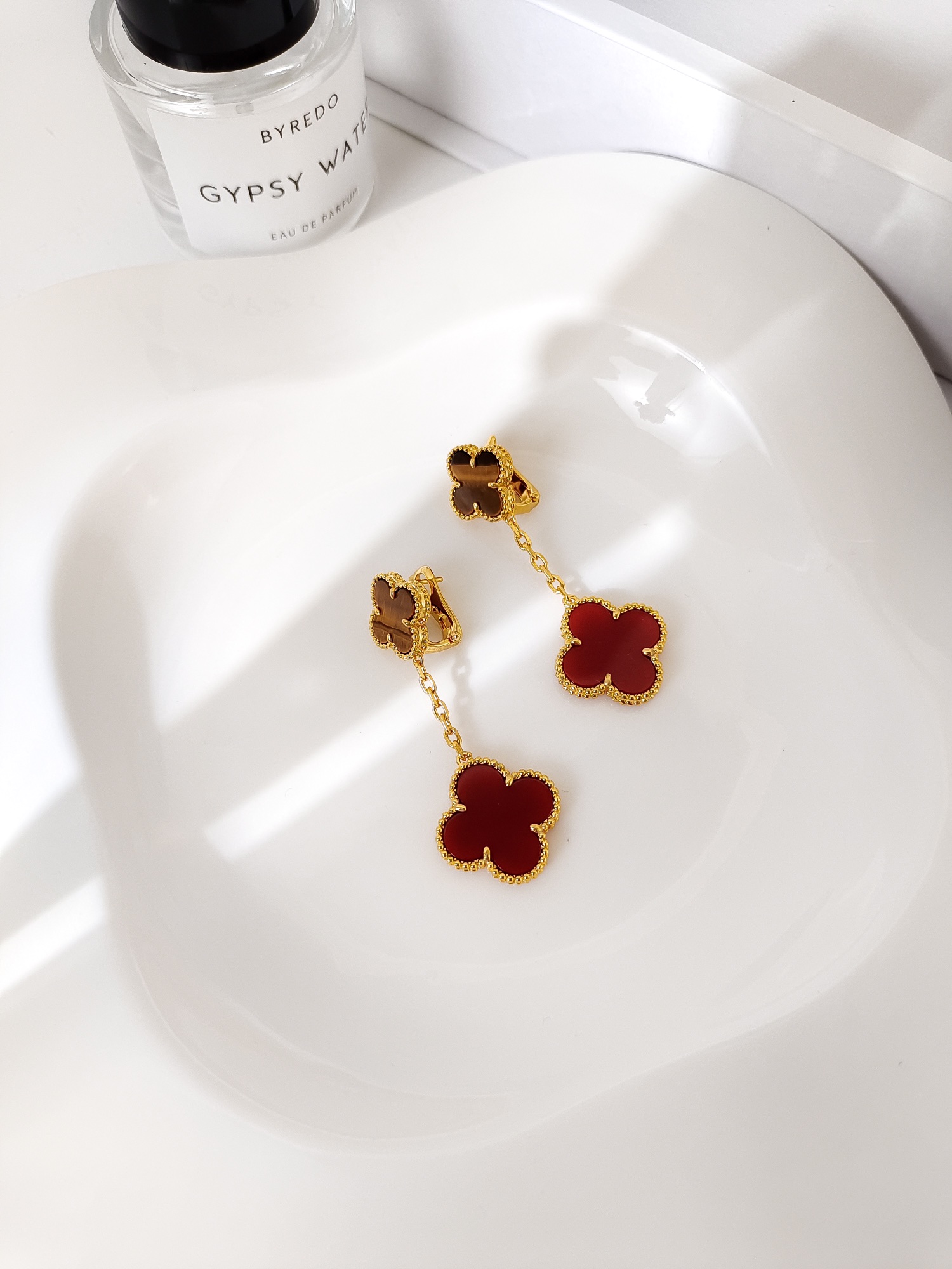 [TOP] Van Cleef & Arpels Earrings-Red