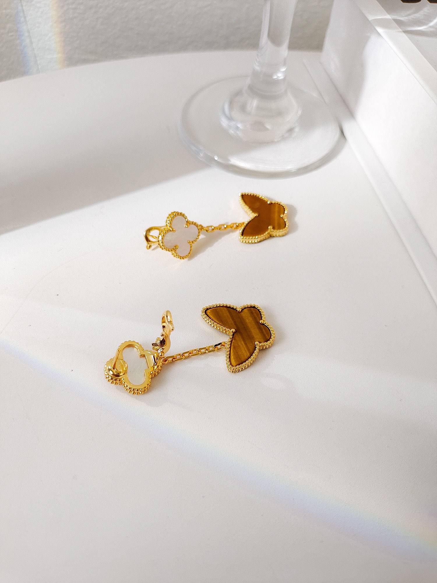[TOP] Van Cleef & Arpels Tiger Eye Stone Double Flower Earrings