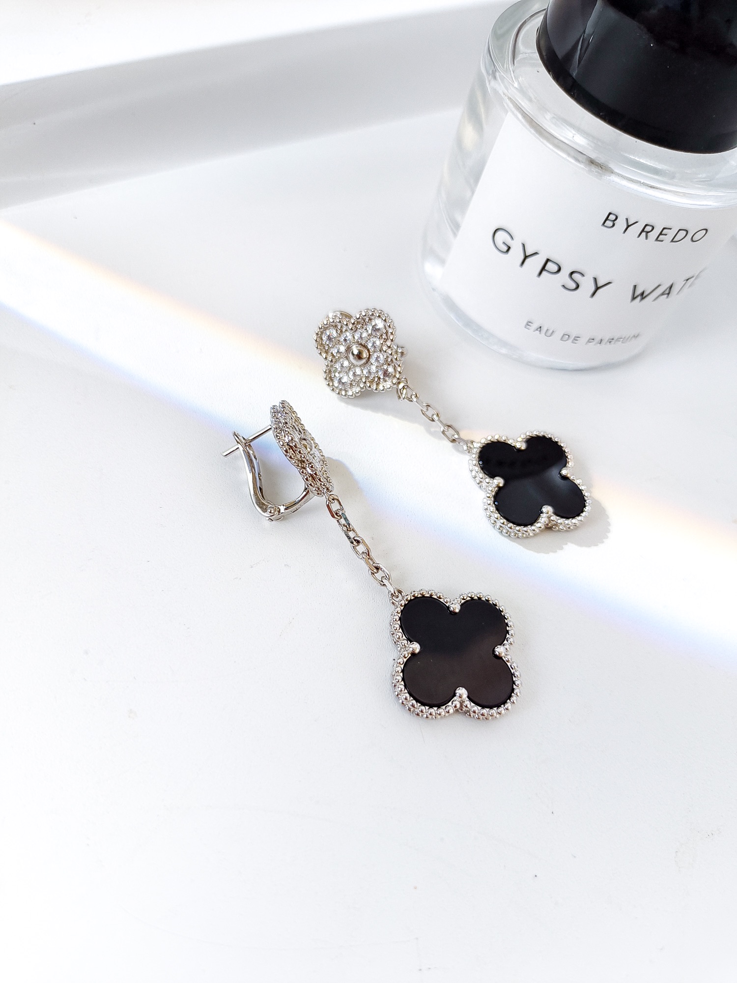 [TOP] Van Cleef & Arpels Earrings-Black