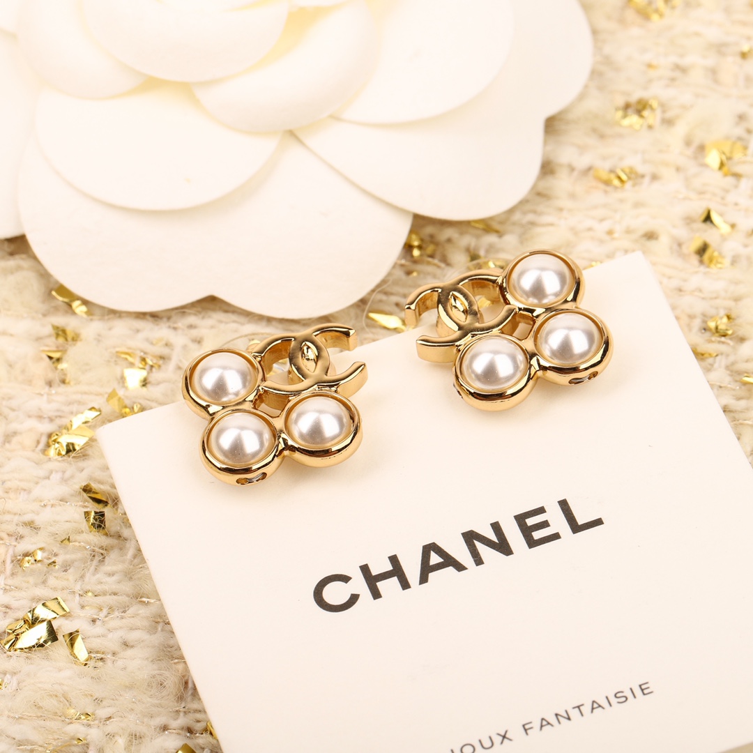 [TOP] CHANEL CC Pearl Earrings