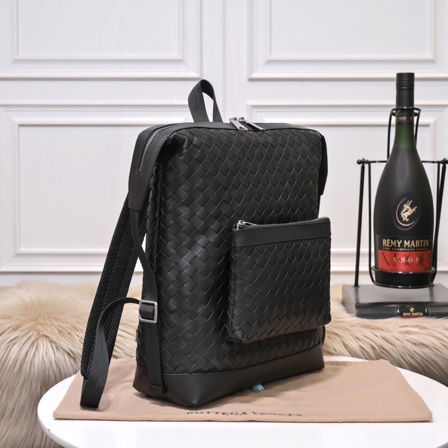 [TOP] Bottega Veneta Handwoven Cowhide Backpack- Black