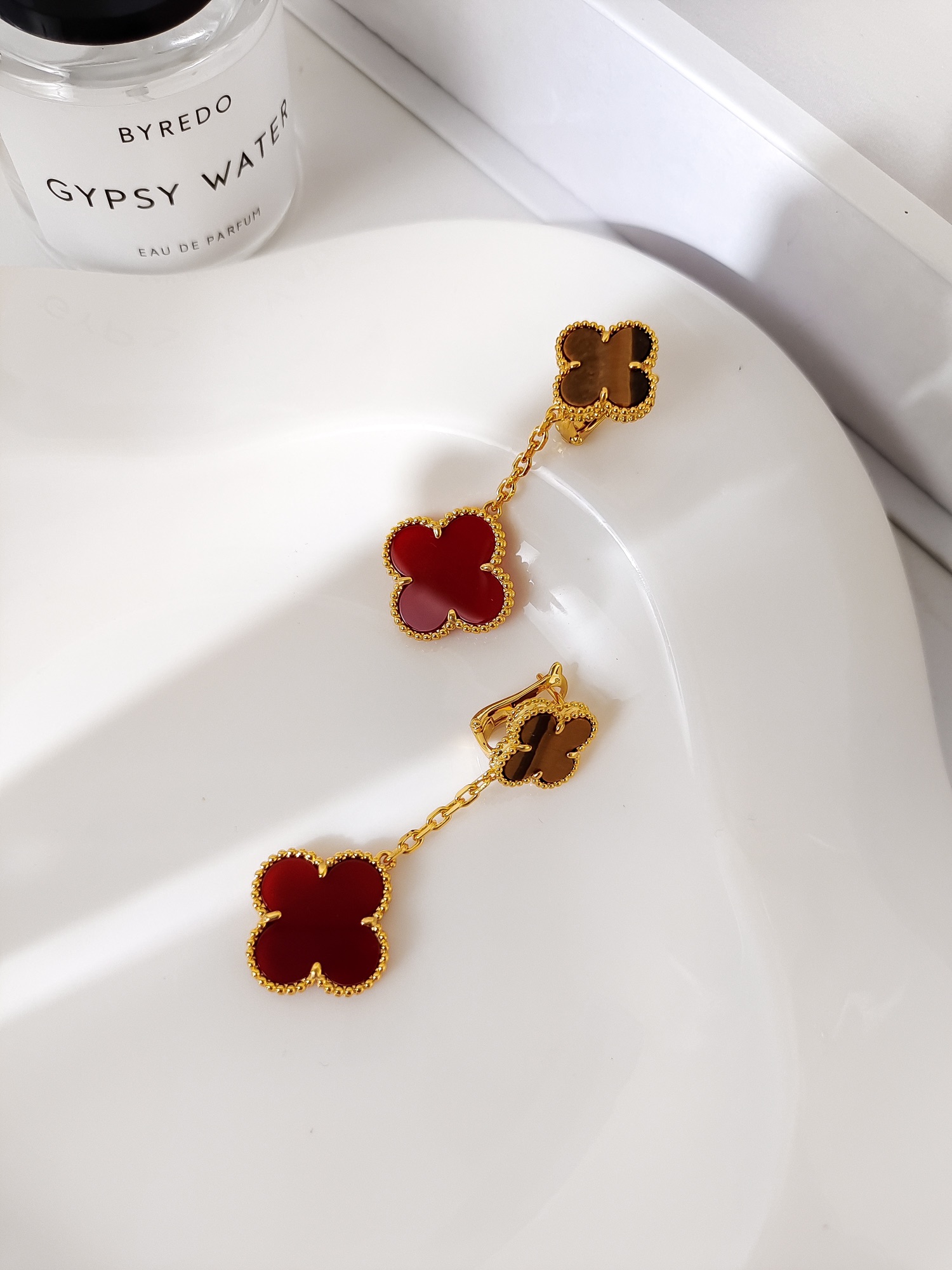 [TOP] Van Cleef & Arpels Earrings-Red
