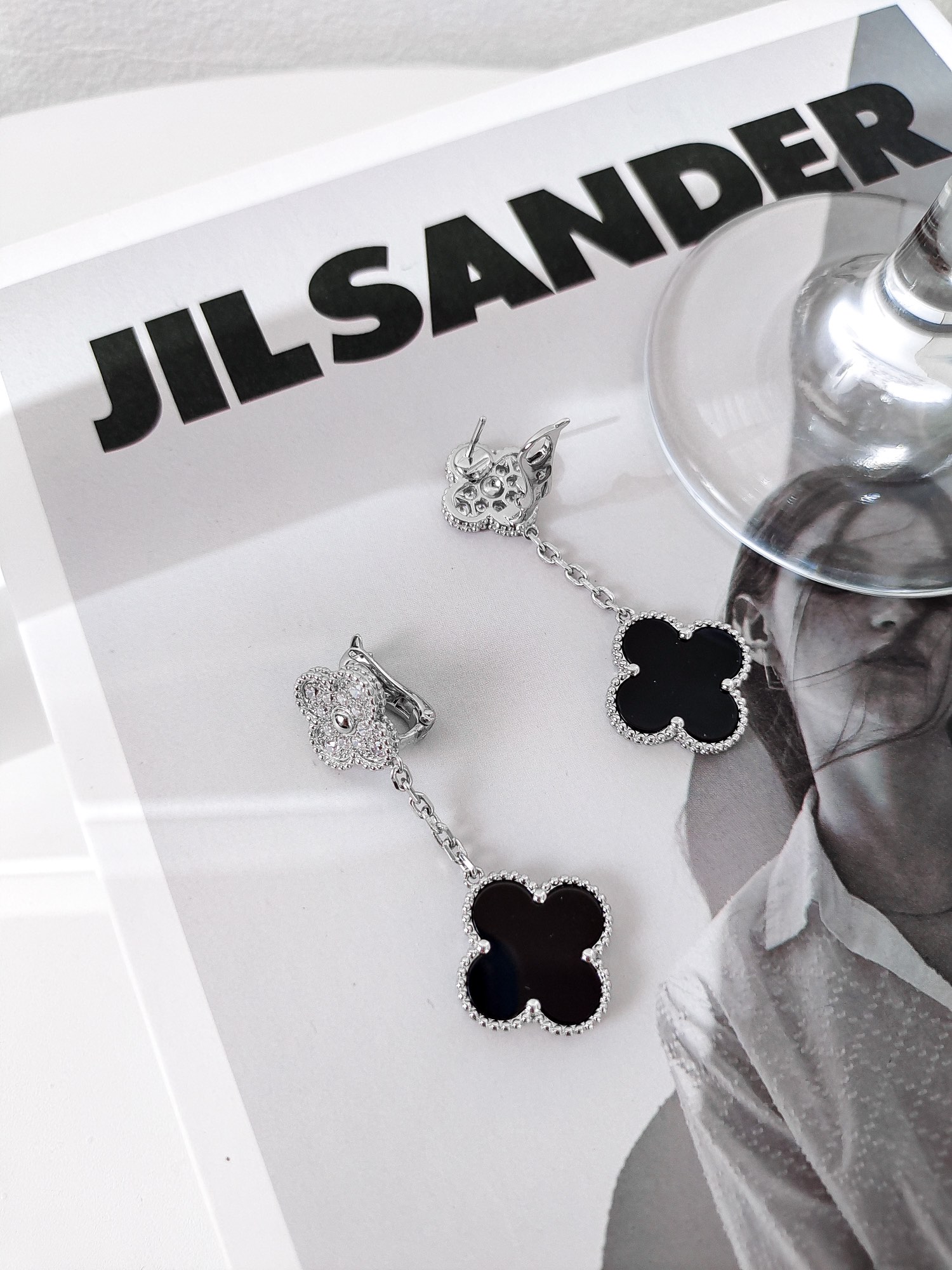 [TOP] Van Cleef & Arpels Earrings-Black