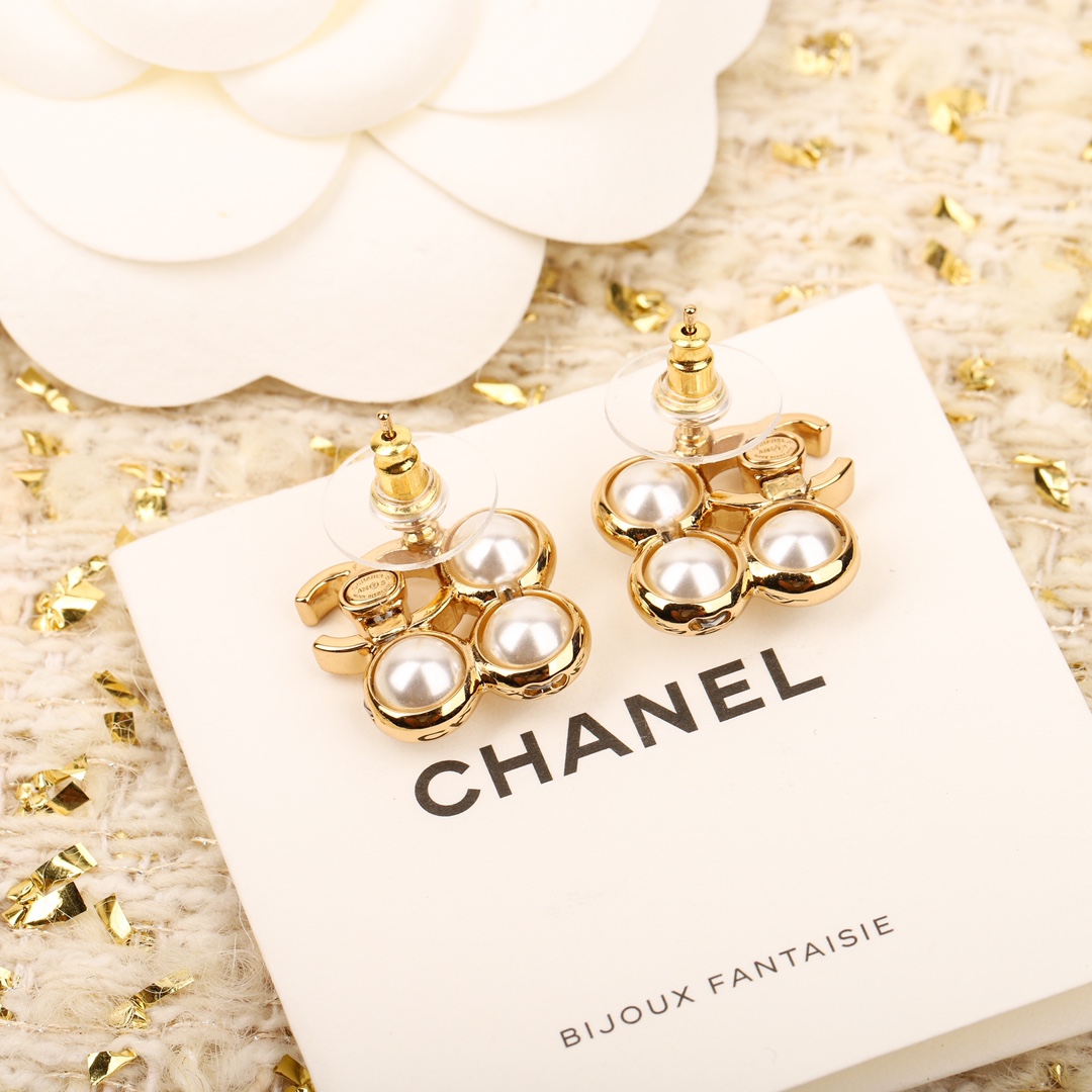 [TOP] CHANEL CC Pearl Earrings
