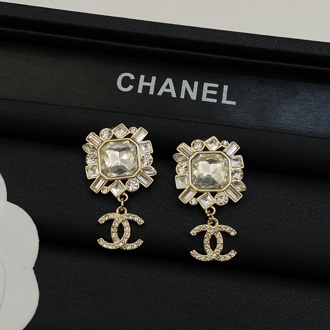 [TOP] CHANEL CC Heart Earrings